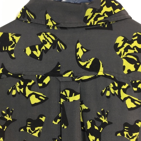 Banana Republic Silk Black & Yellow on Grey Button Down Shirt - Picture 5 of 8